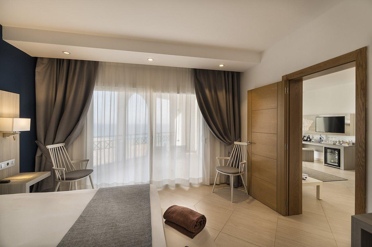 Royal Palm Resort & Spa (Adults Only) Playa De Esquinzo Екстериор снимка